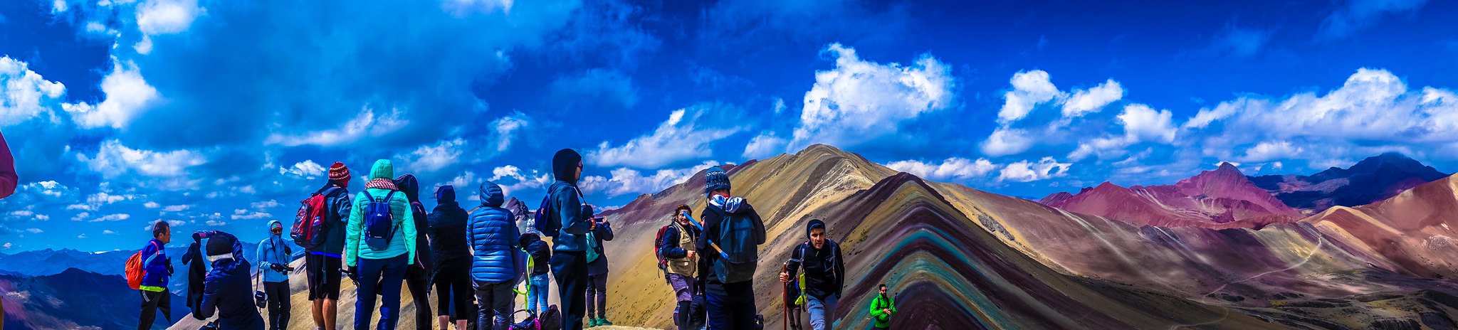 Cual es la altura de la montaña de 7 colores 16 5. ¿Cuánto hay que caminar para llegar a la Montaña de 7 Colores?