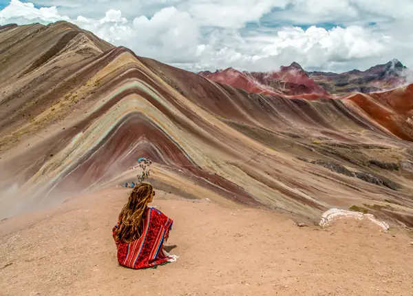 Cual es la altura de la montaña de 7 colores 12 Cuál es la altura de la montaña de 7 colores?