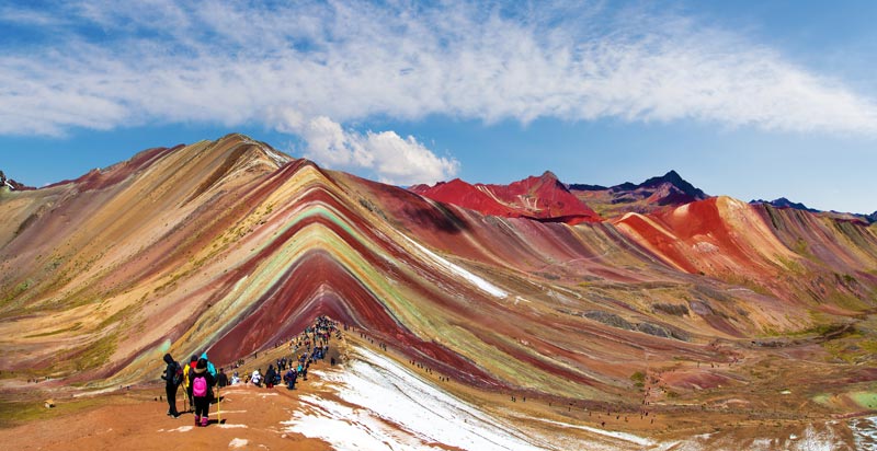 Cual es la altura de la montaña de 7 colores 13 vista de la montaña de colores en cusco desde el mirador a 5200 metros de altura